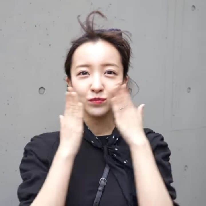 板野友美 ファンアカウントのインスタグラム：「Don't forget to watch everyone 👍😊  #itano #tomomi #itanotomomi #tomomiitano #tomochin #teamtomo #itanotomomifansina #jpop #artis #models #singing」