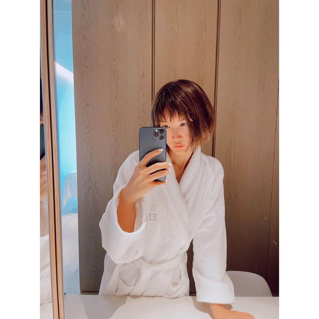 紗栄子さんのインスタグラム写真 - (紗栄子Instagram)「実は収録終わりに...ばっさりいきました🌷  こんなに短く切ったのはNANAの幸子役の時以来🤭💓」4月29日 17時23分 - saekoofficial