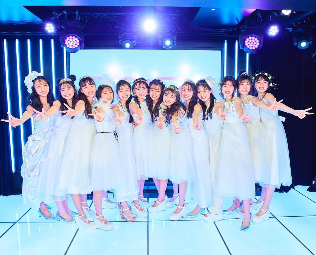ニコ☆プチのインスタグラム：「💐🤍  #ニコプチオンラインスペシャル  ご覧いただいた皆様ありがとうございました！ アーカイブでぜひぜひ何度でも！🎀  最速レポートをニコ☆プチネットにて公開中！ 合わせてチェックしてみてくださいね💐💖  まだまだ何色にも染まれる13人の原石たち。 ニコ☆プチでの思い出を胸に、 素敵な自分色を描いていってね🌈✨  せーのっ 『ニコ☆プチーーーー！！』 😘  #井口虹姫 #犬飼恋彩 #大里菜桜 #葛西杏也菜  #川合菖蒲 #近藤藍月 #中山あやか #桧山ありす #藤岡舞衣 #森﨑美月 #松本麗世 #八木珠梨 #和田美羽 #卒業おめでとう」