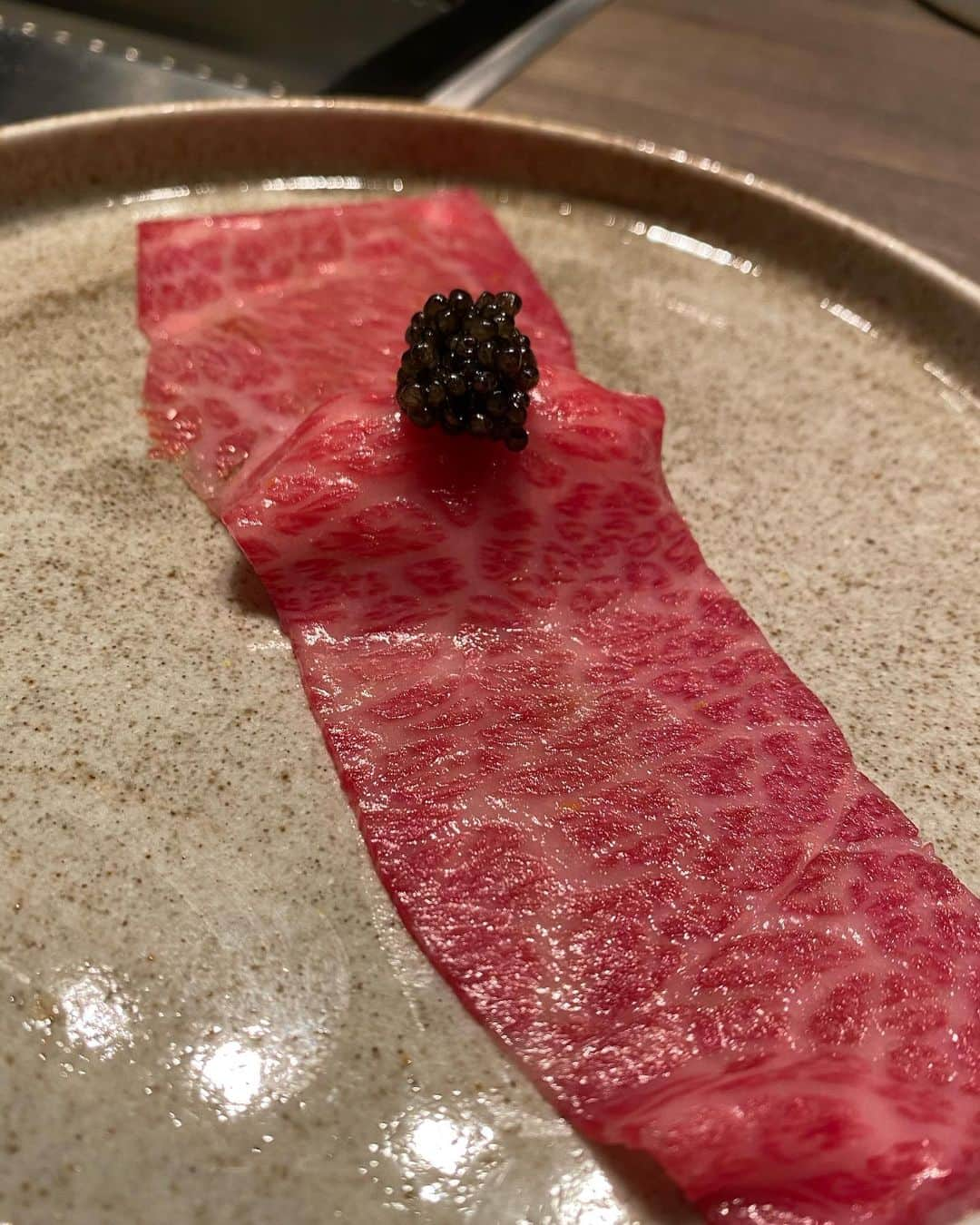 濱野りれさんのインスタグラム写真 - (濱野りれInstagram)「"USHIGORO S.🐮 #Yakiniku All seats are completely private rooms. "Katsu sandwiches" eaten at the yakiniku restaurant are especially delicious!! You can eat it with truffe here😋 . USHIGORO S. NISHIAZABU 全席完全個室でコースのみ。 焼肉屋さんでたべるカツサンドって最高に好き！ここのカツサンドはトリュフカツだよ🐖💞 . #ushigoro #ushigoros #nishiazabu #tokyoeats #tokyogourmet #wagyu #tokyorestaurant #うしごろ #うしごろs #完全個室 #個室レストラン #焼肉 #六本木 #六本木グルメ」4月29日 17時40分 - riregram