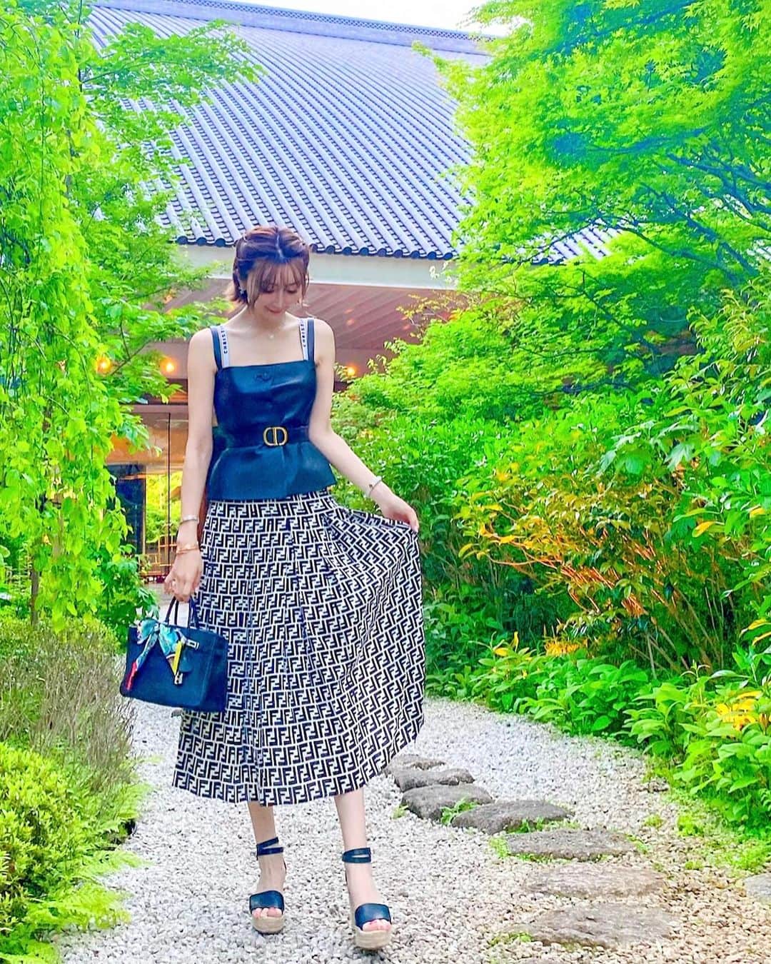 JUNKO（飯田順子）さんのインスタグラム写真 - (JUNKO（飯田順子）Instagram)「久しぶりに #目黒雅叙園 の ステーキハウスハマさんに🌈 緑いっぱいで庭園が癒し空間で 嬉しかったな🧡 ・ @hama_meguro  ・ ・」4月29日 17時41分 - jun__ko_