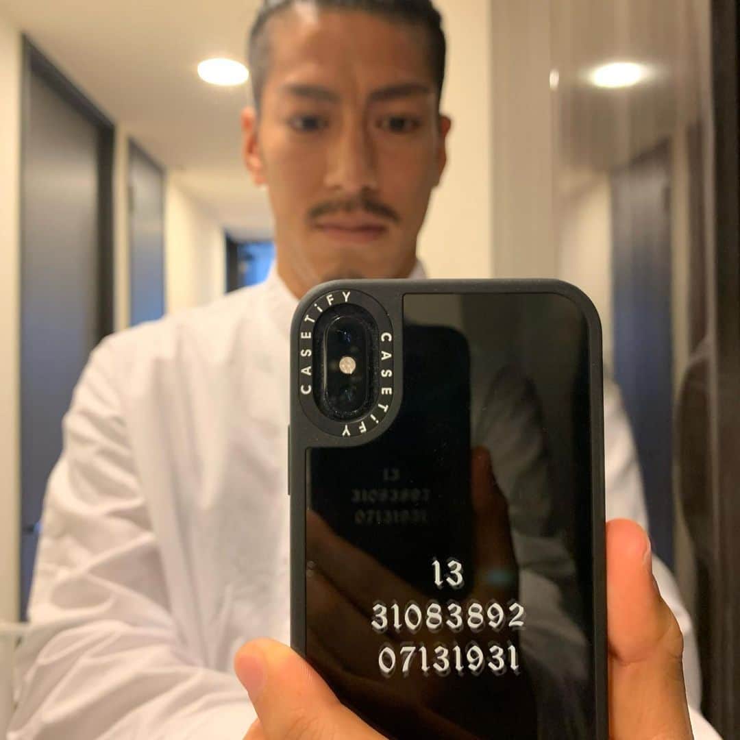 宮吉拓実のインスタグラム：「携帯ケースを作っていただきました🤳 ありがとうございます🙌 @casetify @casetify_jp  #casetify #showyourcolors」