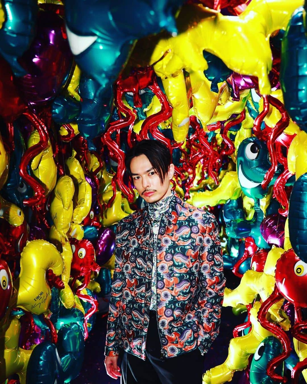 今市隆二さんのインスタグラム写真 - (今市隆二Instagram)「Dior Fall 21 Men's Collection @dior × @kennyscharf @mrkimjones #DiorMenFall #hypercolor #hyperreal #RYUJIIMAICHI #今市隆二 #RILY」4月29日 19時34分 - jsbryuji_official