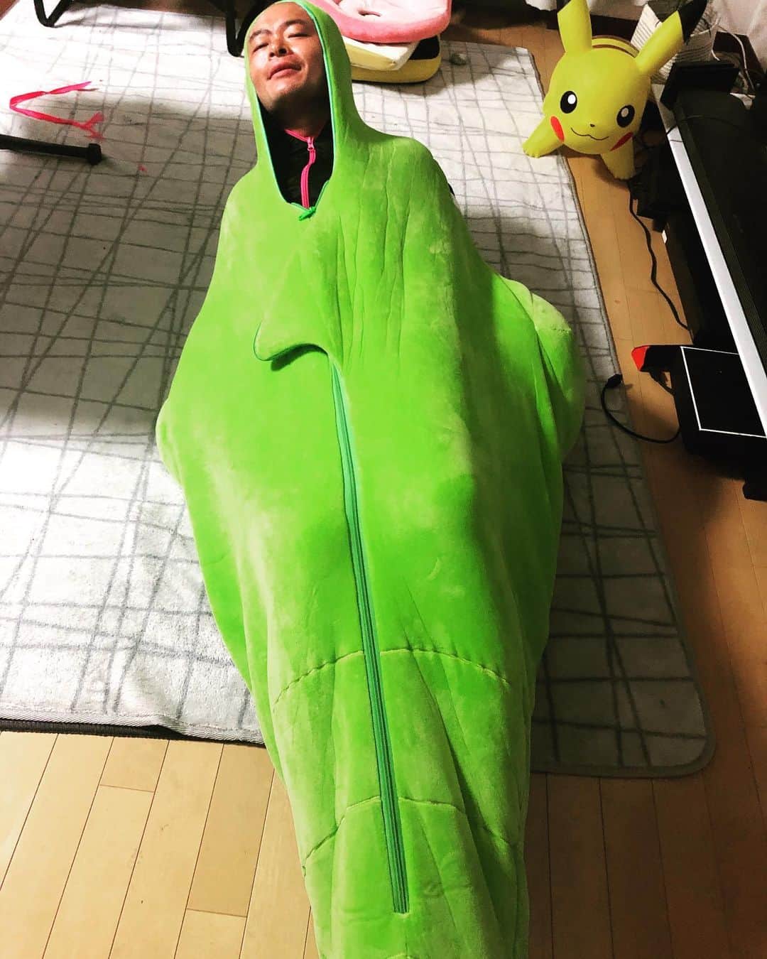 あばれる君さんのインスタグラム写真 - (あばれる君Instagram)「おはよう。トランセルが羽化するよ。」4月30日 6時29分 - abarerukun