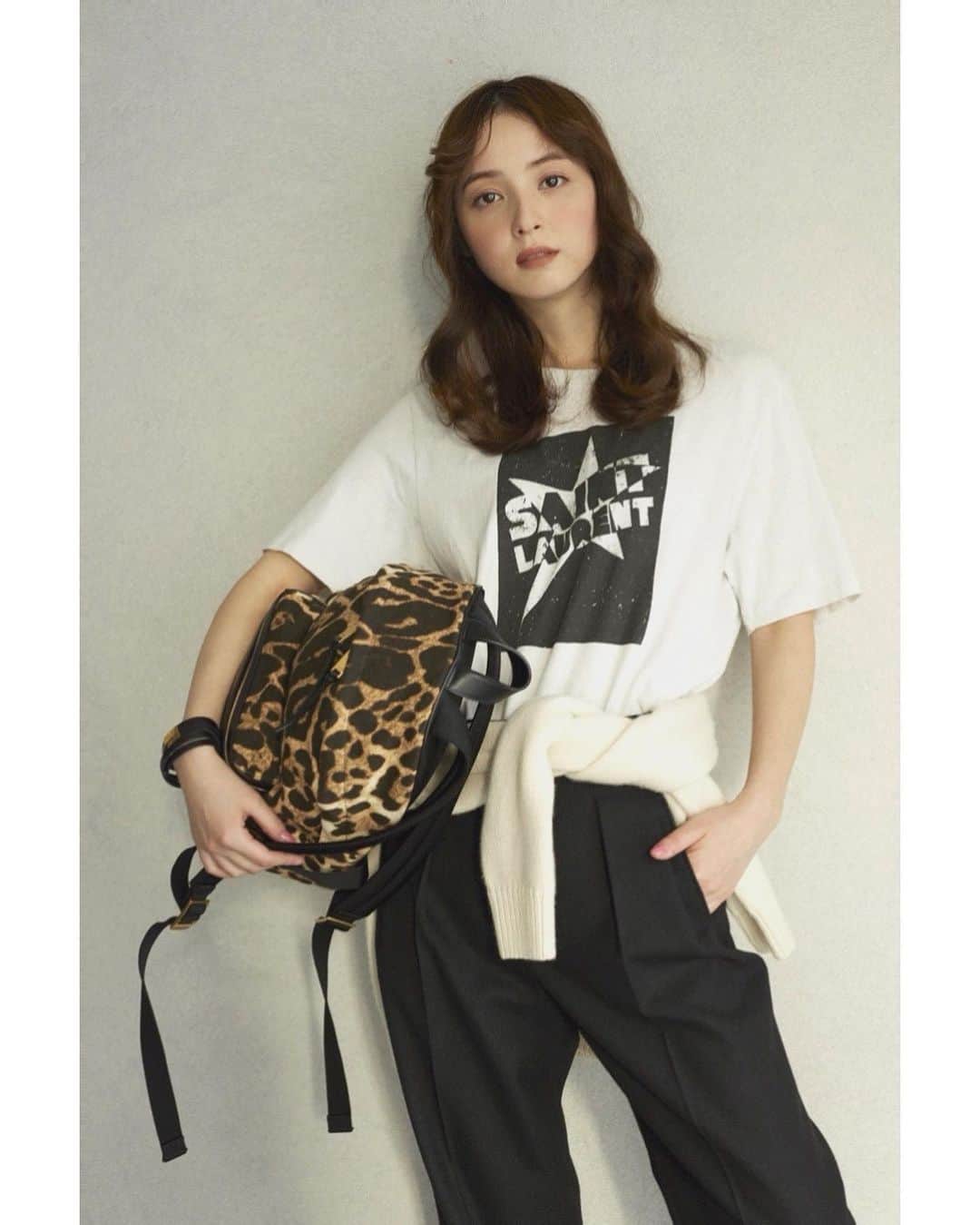 のインスタグラム：「昨日発売しました。 #オトナミューズ  #otonaMUSE  #SaintLaurent のリュックが可愛くて、両手も空くし、動き回る時に凄く使いそうだなぁと思いGET！ 軽くて、物も沢山入るし、汚れが目立ちにくいだろうから嬉しい。」