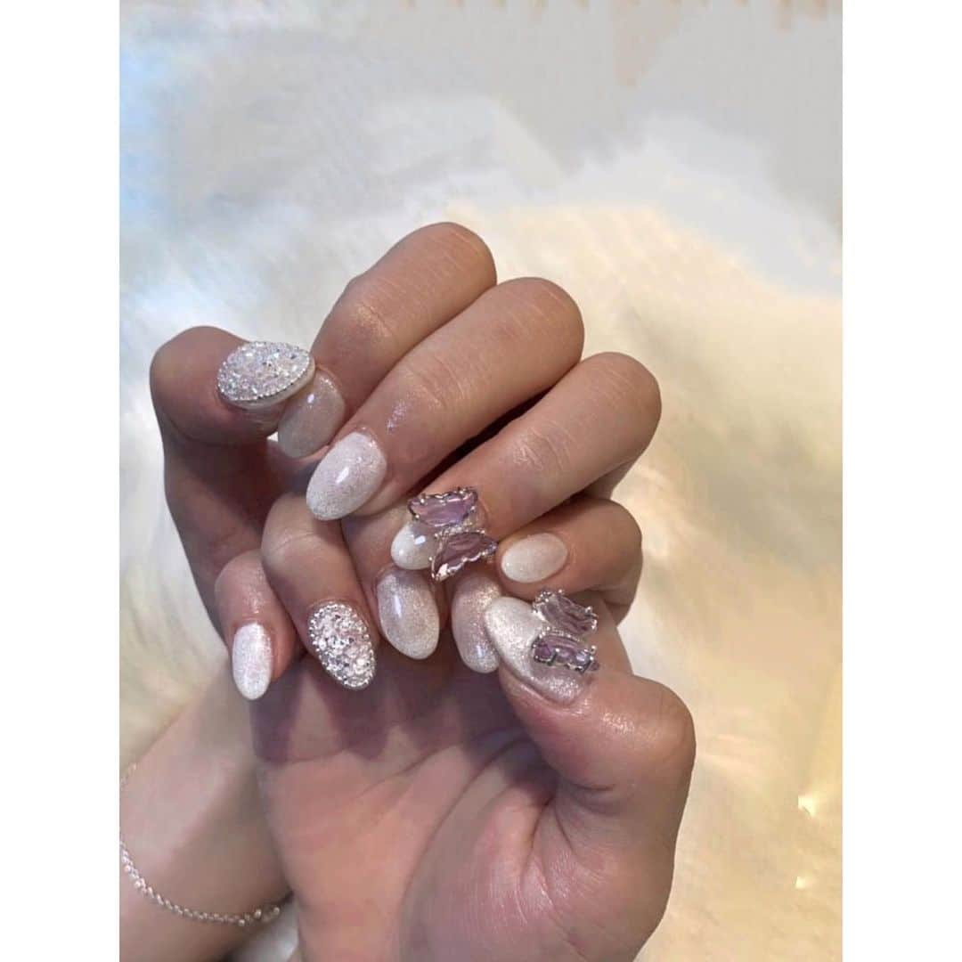 石川翔鈴さんのインスタグラム写真 - (石川翔鈴Instagram)「.  new nail. 💍🦋🪞 @a.l.u.m_yua」4月29日 22時07分 - karen__i328