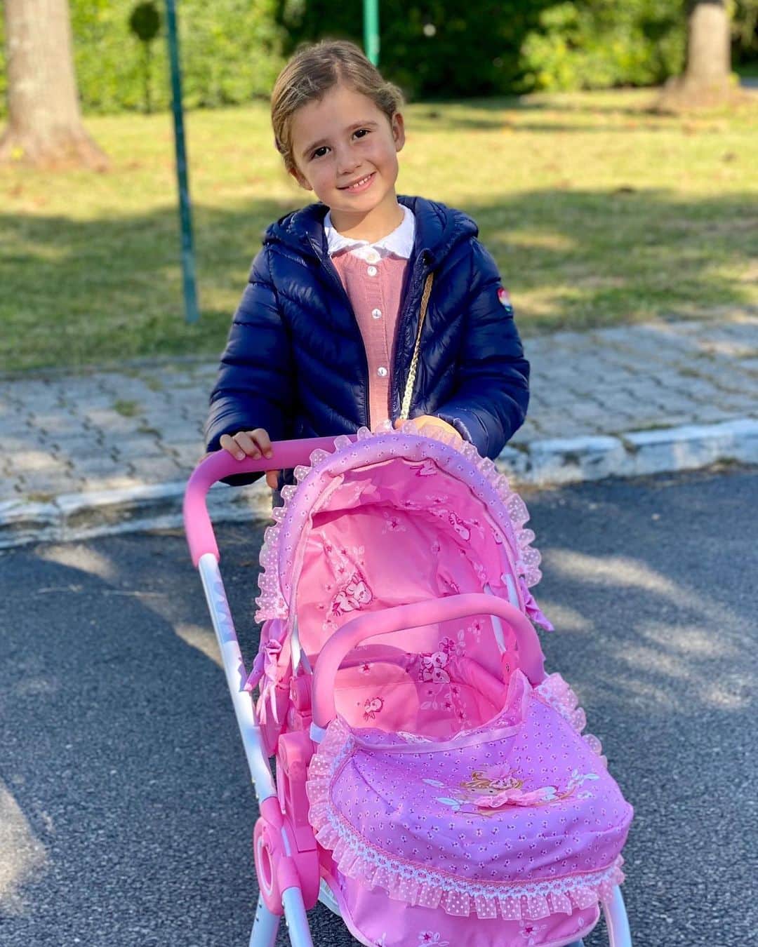 ルカ・アントネッリのインスタグラム：「Tanti auguri amore mio per i tuoi 5 anni ❤️ sei uno spettacolo e papà ti ama tanto tanto ❤️」