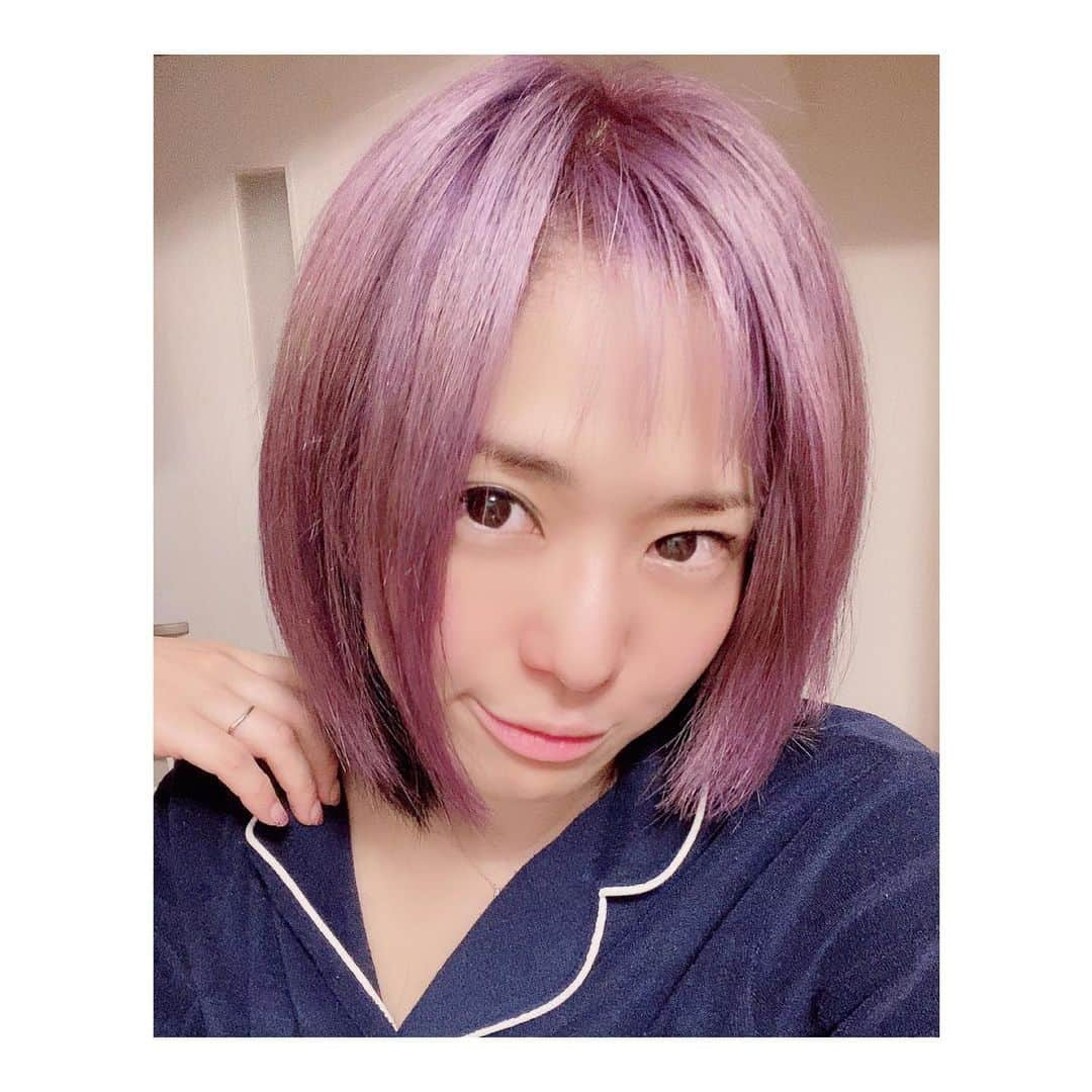 蒼井そらのインスタグラム：「I changed my hair color to purple.」