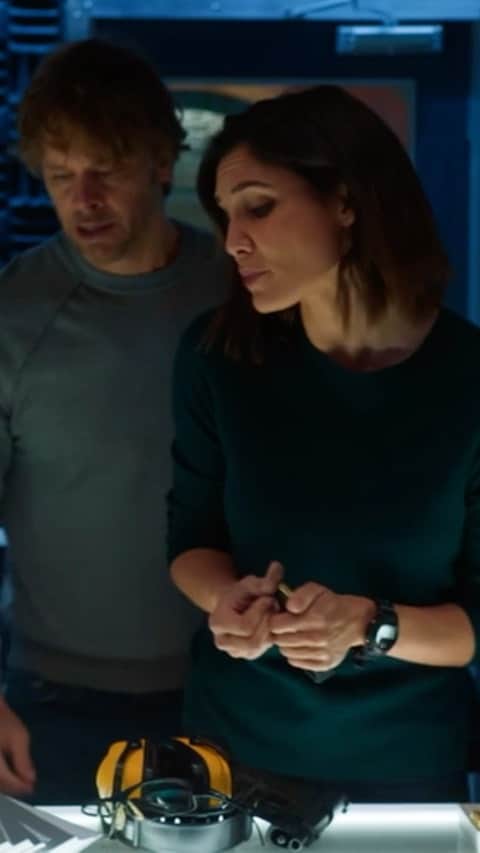 エリック・クリスチャン・オルセンのインスタグラム：「Let's get it. New episode of @ncisla this Sunday only on @cbstv」