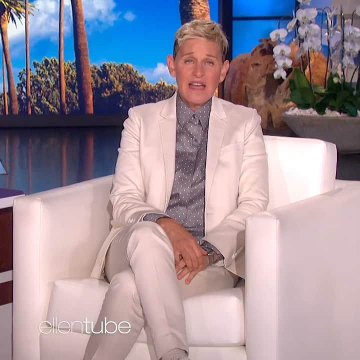 ポーシャ・デ・ロッシのインスタグラム：「Congratulations on 3000 episodes, brilliant woman! @theellenshow」