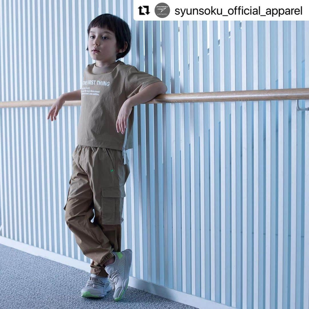 瞬足（公式）さんのインスタグラム写真 - (瞬足（公式）Instagram)「. 2021SS SYUNSOKU APPAREL  #Repost @syunsoku_official_apparel with @make_repost ・・・ . 2021 spring/summer . . ✔︎SY-033 SIDE ZIP PULLOVER color: BEIGE/KHAKI/CHARCOAL size:115〜155 . .  #瞬足  #シュンソク #syunsoku_apparel  #thefirstthing #kidsfashion #instakids #キッズコーデ #子供服」4月30日 9時06分 - syunsoku_official