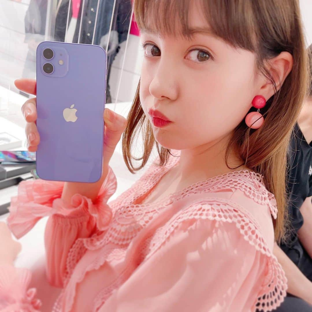 トリンドル玲奈さんのインスタグラム写真 - (トリンドル玲奈Instagram)「今日から楽天モバイルにて iPhoneが発売されます☺️  パープル、、かわいい、、！」4月30日 9時56分 - toritori0123