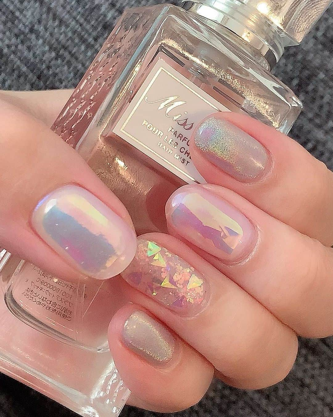 大槻ひびきさんのインスタグラム写真 - (大槻ひびきInstagram)「キラキラしてて可愛い🥰 #newnail #氷ネイル #nail #nails #nailstagram  #newnails」4月30日 16時05分 - yanhibi0221