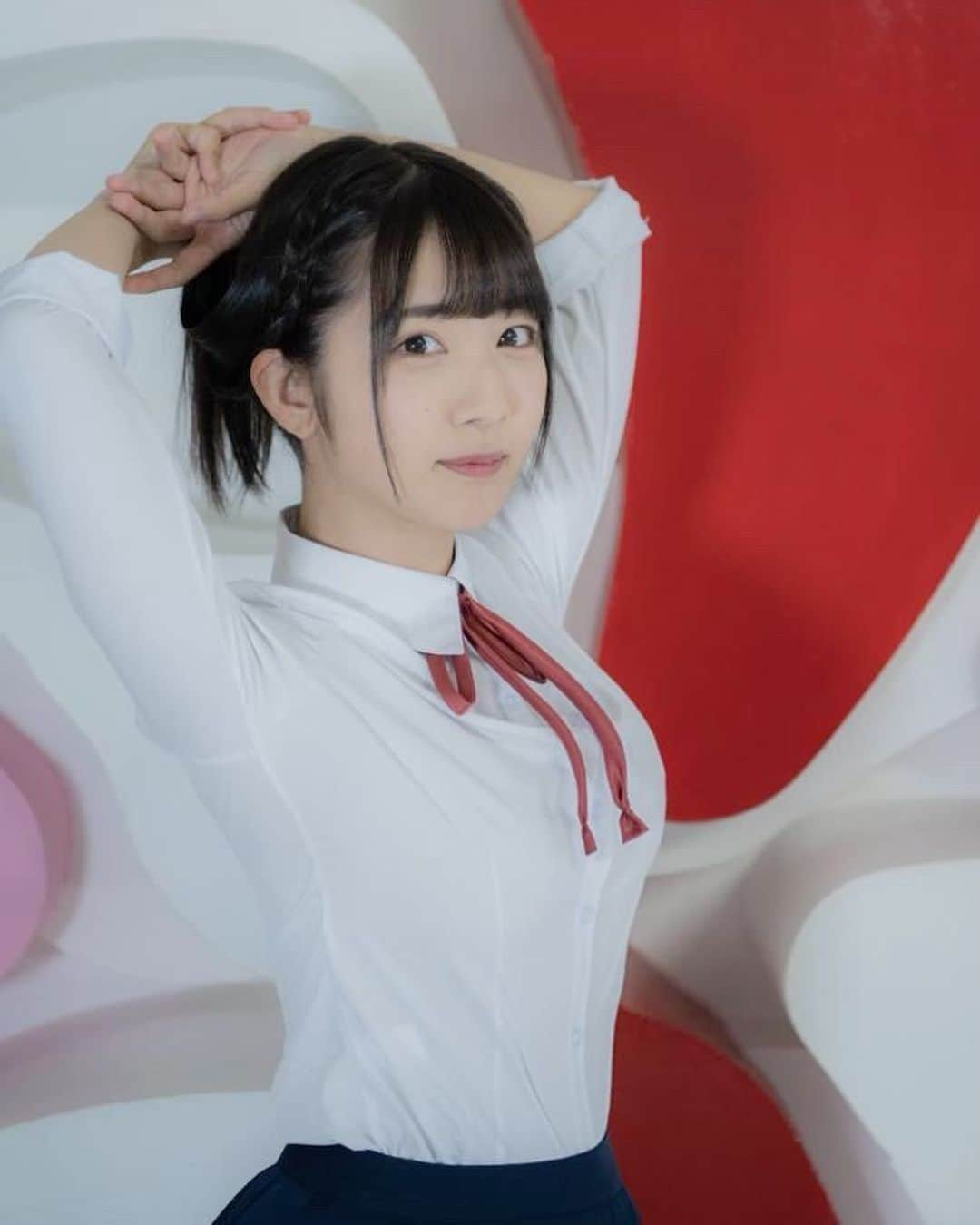 天羽希純のインスタグラム：「清楚なフリして実はピッチリなシャツ選んだ🤫  今日20時に制服宿題チェキ発売ー✨ 宛名や落書き、複数枚購入特典でブロマイドやプリクラなど盛り沢山なのでぜひチェックしてください！ 数量限定なのでお早めにチェックしてくれると、とーっても嬉しいです🥰  #コスプレ #cosplay  #japanesegirl #可愛い女の子 #グラビア #gravure #グラドル #アイドル #Japaneseidol #撮影会 #撮影会モデル #被写体 #太もも #フェチ #制服 #JK #女子高生」