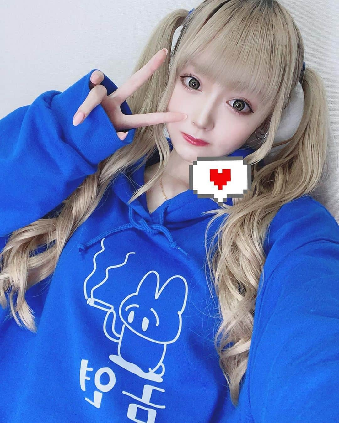 あかりさんのインスタグラム写真 - (あかりInstagram)「금연〜🚭💙💙💙 ロイヤルブルーPCてきにも にあうらしくてうれぴよ💙 まぢゅとやったインラでも ロイヤルブルーのときコメでみんな にあう！にあう！てゆってもらえた しあわぺなきおく。( ◜ω◝ )💙💙」4月30日 14時25分 - akachamxx