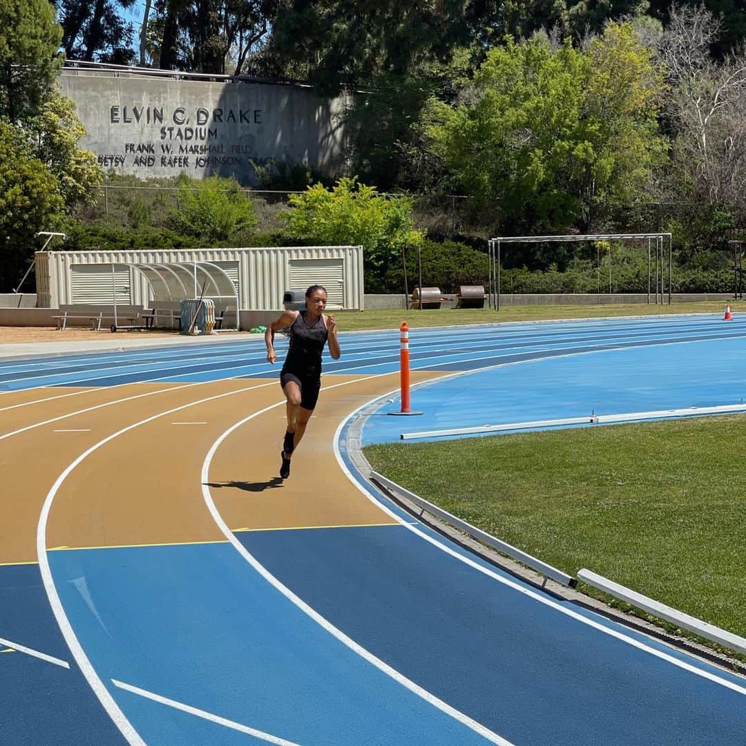 アリソン・フェリックスのインスタグラム：「Doing what I love never gets old🏃🏽‍♀️」