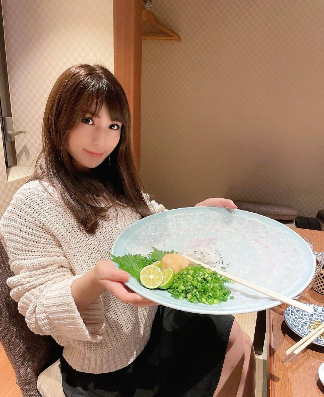 星野ナミのインスタグラム：「ふぐ🐡VS 伊勢海老🦞  両方美味しすぎた💕」