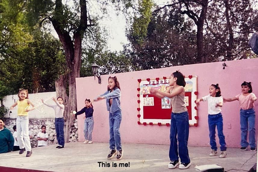 ヤネット・ガルシアのインスタグラム：「FELIZ DÍA DEL NIÑO ✨ No olvides a tu niño interior, aprende a escucharlo, abrazarlo y sanarlo ❤️ BONITO DIA 🥰」