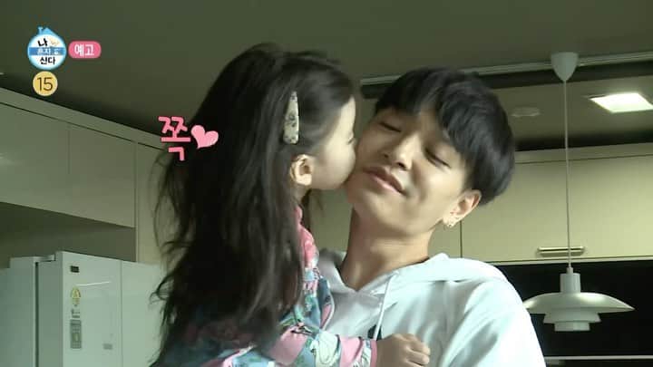 サイモンD のインスタグラム：「다음 주 나혼산에 우리 채채랑 ❤️」