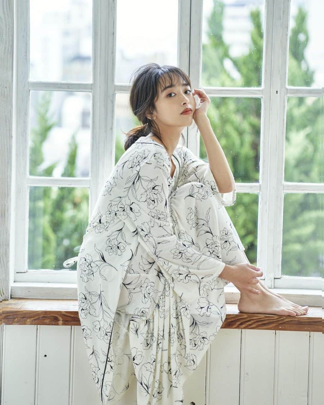 近藤千尋のインスタグラム：「イメージモデルをさせて頂いている Aimy’s Roomから プロデュースさせて頂いた商品が またまた登場致します😍🌼🌼  これからの季節や ステイホームにぴったりな 接触冷感や保湿性の高い シアバター加工など機能性にも こだわったルームウェアが たくさんあります🥺🌈  お近くのドン・キホーテで チェックしてみてください♥️ 取扱店舗はHPに載っています⬇️ https://www.donki.com/products/aimysroom/?pre=mv ECサイトも合わせて よろしくお願いします✨😍 https://1864.jp/products/list?category_id=9&_fsi=NeXC8HCD #AimysRoom #ドンキ #ドンキホーテ #ルームウェア」