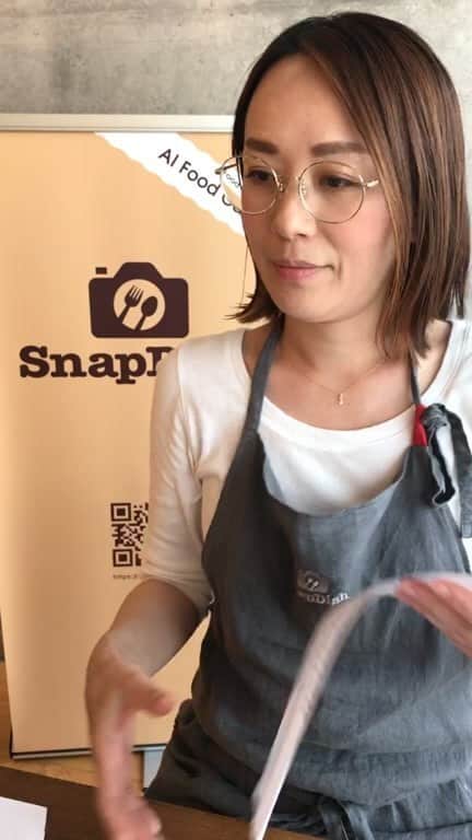 のインスタグラム：「スタッフ佐々木が、スナップディッシュマーケットの商品をおすすめレシピと一緒にご紹介します！  気になった方はぜひ、スナップディッシュマーケットを覗いてみてくださいね👀  ご紹介しているお料理は、SnapDishアプリの記事や、焔像、IKURA Foods、FARM AKIRAのアカウントからチェック♪」