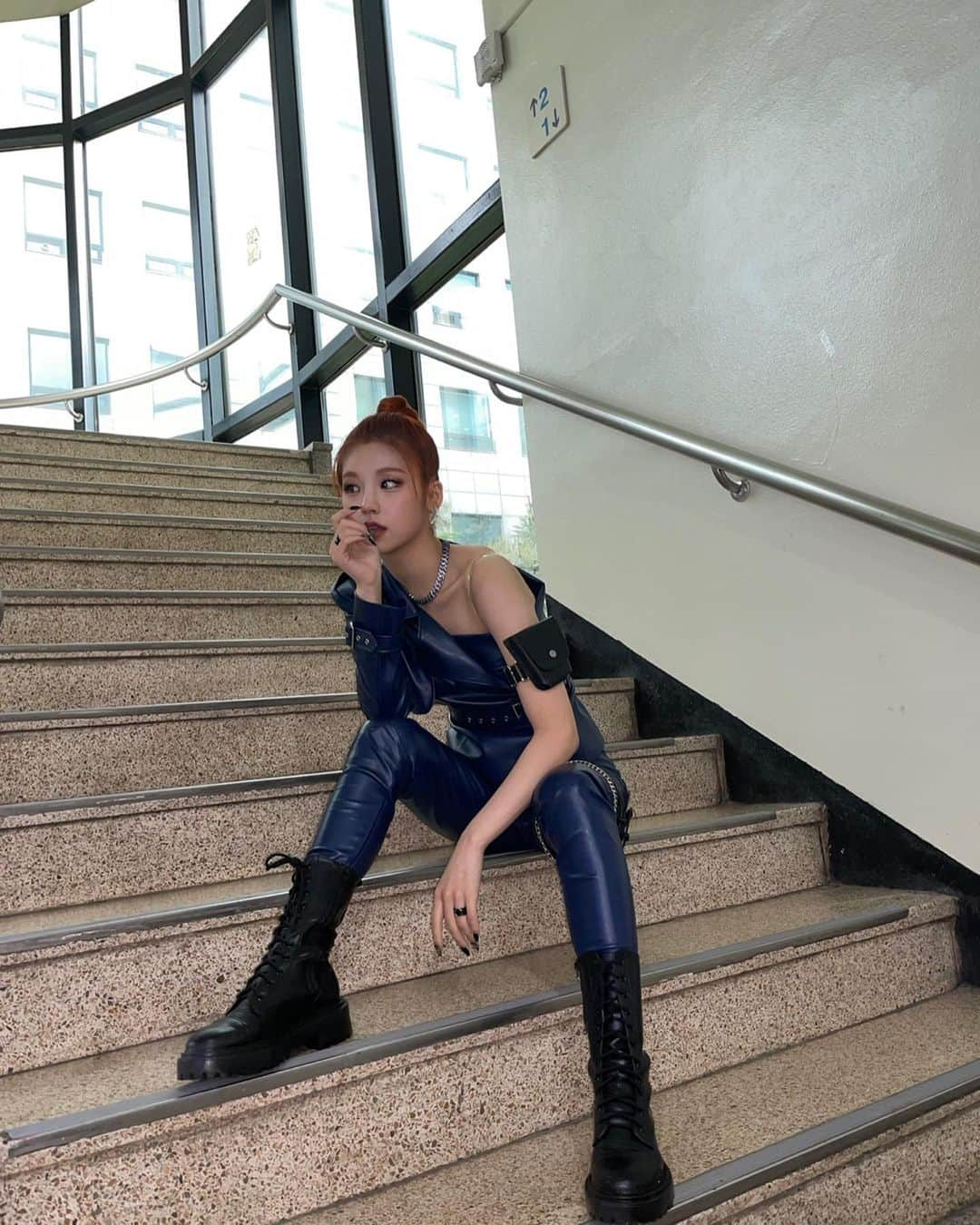 ITZYさんのインスタグラム写真 - (ITZYInstagram)「보고싶었다아 믿지🥴」4月30日 19時15分 - itzy.all.in.us