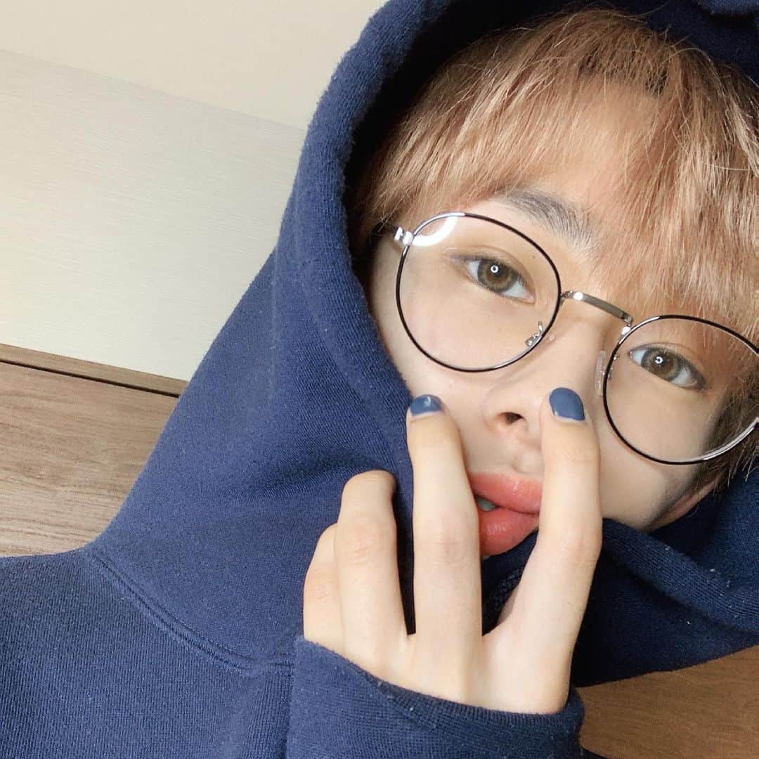 柿澤叶来さんのインスタグラム写真 - (柿澤叶来Instagram)「#私の青春アイのうた でフィルムカメラのコラボプレゼント企画です！！﻿ ﻿ 僕が #アンバサダー を勤めるDigsterで、﻿ プレイリスト「アイのうた202i」に入れる楽曲を大募集しています！﻿ ﻿ ﻿ みんなの《恋愛青春ソング》を思い出と一緒に﻿ この投稿のコメントか (@digster_japan )のキャンペーン投稿にコメントで教えてください！ ﻿ コメントをして( @digster_japan )をフォローすると、『写ルンです』が10名様にプレゼントされるって！﻿ ﻿ みんなが好きな恋愛青春ソング待ってる！﻿ プレゼントする写ルンですの初めの1〜2枚は俺が撮影するよ！届いてからのお楽しみ！﻿ ﻿ ちなみに俺の恋愛青春ソングはGReeeeNさんの『キセキ 』です！！﻿ 原点にして頂点ということです。﻿ 小学生の時に流行った曲を今でも聞いてるってすごくないですか！！？神曲です。 オルゴールバージョンは寝れるので是非聴いてみてください ﻿ ﻿ ﻿キャンペーンの詳細〜！﻿ ﻿ ----------------------------﻿ ﻿ 🎁プレゼント内容﻿ 写ルンです﻿ ﻿ 🎁応募方法﻿ ↓カンタン2ステップ！↓﻿ ①digsterのアカウント（ @digster_japan ）をフォロー﻿ ②digsterのアカウントのキャンペーン投稿にいいねと、恋愛青春ソングをコメント！﻿ もしくはこの投稿にコメントしてね📝﻿ ﻿ 応募期間は〜5/12(水)まで！﻿ 詳しくは( @digster_japan )アカウントまで！﻿ ﻿ 応募待ってる！！﻿ ﻿ #プレゼント企画 #プレゼントキャンペーン #キャンペーン  #写ルンです」4月30日 20時15分 - _to.r1__