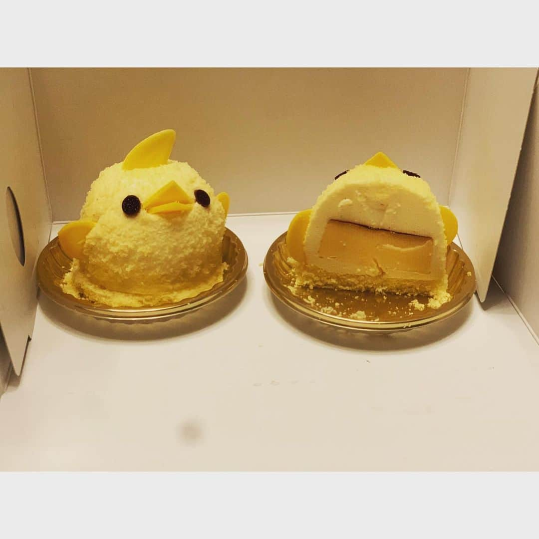 譜久村聖さんのインスタグラム写真 - (譜久村聖Instagram)「🍴⑅*॰ॱぴよりんチャレンジ🐣  愛知LIVE終わりの帰り道 野中美希ちゃんとチャレンジ✨  結果は…大成功！！！ テンションアゲアゲです笑  #愛知 #ぴよりん #ぴよりんチャレンジ#名古屋駅 #お土産 #morningmusume21 #モーニング娘21 #譜久村聖 #野中美希 ちゃん　#のなかはチャレンジ成功したかな？✨」4月30日 22時58分 - mizuki_fukumura.official