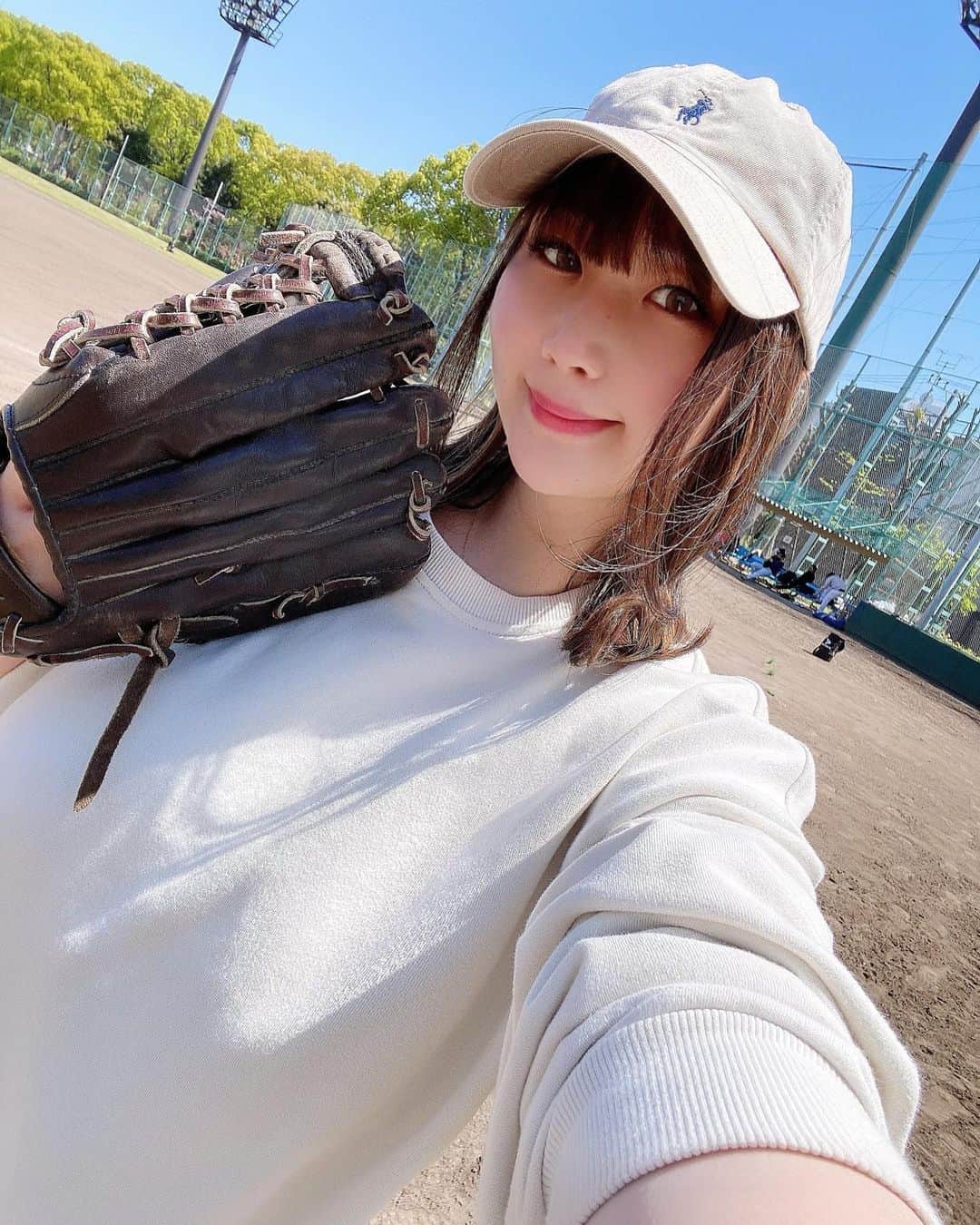 来栖あこさんのインスタグラム写真 - (来栖あこInstagram)「れおほ〜🦁🌈  #草野球 #野球女子 #山賊の姫 #埼玉西武ライオンズ #seibulions」4月30日 23時36分 - akopai.081