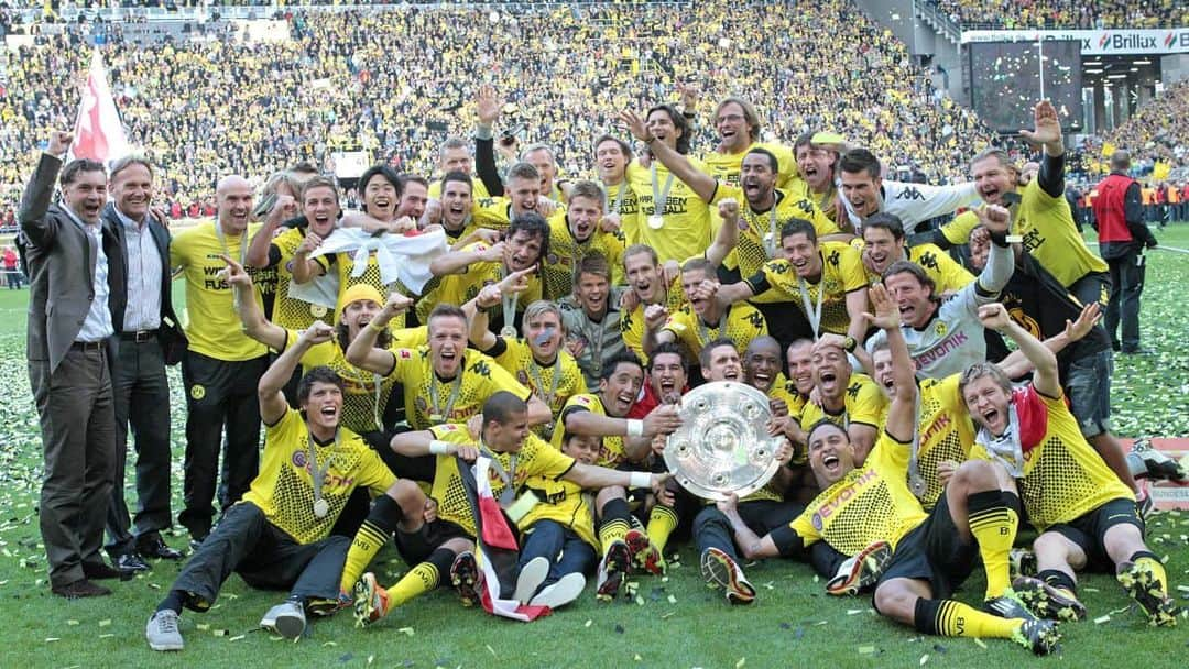 ヌリ・シャヒンのインスタグラム：「10 years ago 🖤💛. #deutschermeister #bvb」