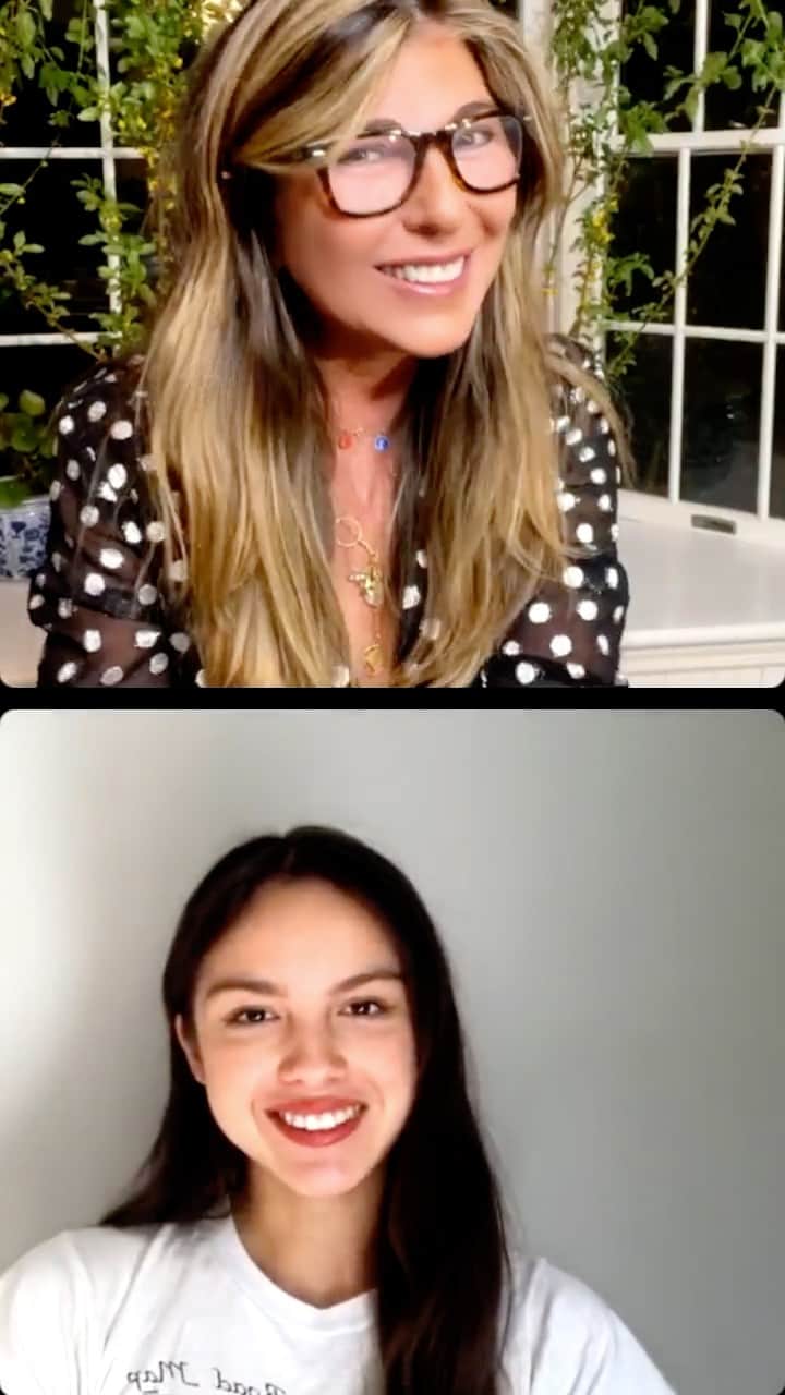 ニーナ・ガルシアのインスタグラム：「I had the enormous pleasure to chat with an artist that has climbed to the top of the musical charts while only being 18. You only need to listen to her to understand why so many people relate to her songs and persona. Song by song, she is writing her biography. Song by song, she is showing us how vulnerability can be a source of strength. @OliviaRodrigo, I can’t wait to listen to your new album, SOUR, (out May 21st) and watch you perform live at the @Brits. You are already a star ⭐️♥️」