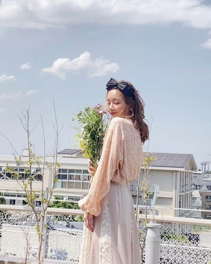 MACOのインスタグラム：「いつだって晴れ女🌸🌈」