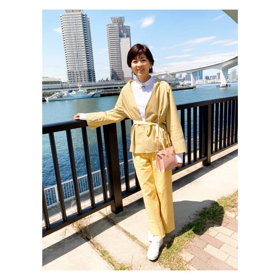 中山忍さんのインスタグラム写真 - (中山忍Instagram)「良い天気でした✨  バス旅🚌 明日ですよー！ お楽しみに🙌  東京の新名所を巡る旅✨  #路線バスで寄り道の旅 5月2日(日)16:15〜OA #テレビ朝日  #大人コーデ カーディガン、パンツ @ottodame_jp #オットダム シャツ #ヨーロピアンカルチャー バッグ #マニラグレース」5月1日 18時29分 - _shinobu_nakayama_