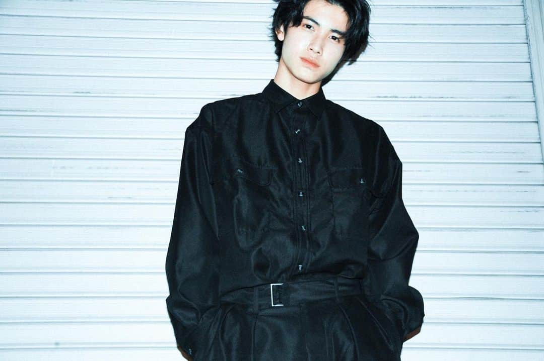 中野晴仁さんのインスタグラム写真 - (中野晴仁Instagram)「お気に入りのADMIXの黒のセットアップで撮影していただきました！  程よい光沢感と、形が良くてとてもオススメです！  最近teensの雑誌の誌面撮影を頑張っています！楽しみにしていただけたら嬉しいです！😆  @admix_japan」5月1日 19時26分 - nakaharu8610