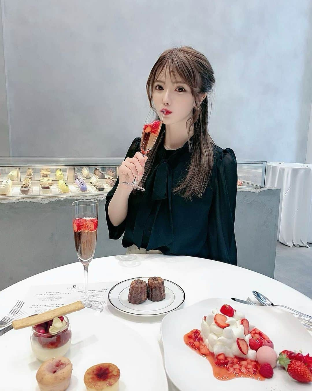 優月美羽さんのインスタグラム写真 - (優月美羽Instagram)「@louangetokyo_lemusee  💕💕🍫  @louange_tokyo   #louangetokyo #ルワンジュ東京 #party #receptionparty #銀座スイーツ #チョコレート中毒 #🧸　#素敵な時間」5月1日 19時42分 - miu.yuzuki