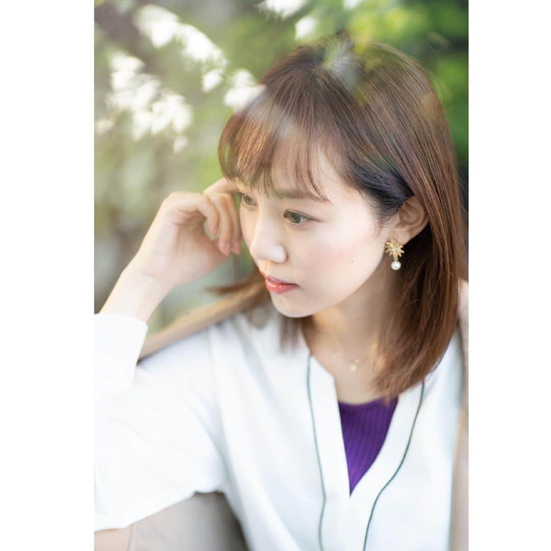 咲妃みゆさんのインスタグラム写真 - (咲妃みゆInstagram)「５月の始まりですね🌿﻿ いかがお過ごしですか？？﻿ 随分とご無沙汰してしまいましたー💦﻿ ﻿ 先月、無事に「 #GHOST 」が閉幕し安堵と感謝で胸がいっぱいになりました。劇場へ足を運んでくださるお客様が居てくださったからこそ、心を寄せ続けてくださる皆様が居てくださったからこそ、、一回一回の公演が完成し得たのだと感じています！本当にありがとうございました。﻿ ﻿ 今月初旬に出演予定だった「ららら♪クラシック コンサートvol.10」は残念ながら公演中止となってしまいましたが、いつかまた皆様にお目にかかれる日を待ちながら、元気いっぱい過ごしていきたいです‼️﻿ ﻿ ５月の爽やかな風に乗って、皆様の口元がふわりと綻ぶ、そんなステキな出来事がたくさんやって来ますように。。。😌﻿ ﻿ Photo by Sayaka Kinami 🤍﻿ ﻿ #さやちゃんありがとう﻿ #絡まった糸を解きほぐしてくれる人﻿ #笑顔いっぱいにしてくれる人﻿」5月1日 12時22分 - miyusakihi