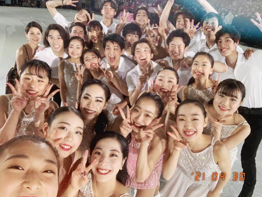 新田谷凜のインスタグラム：「． ． ． スターズオンアイス2021 横浜公演八戸公演、全ての公演が無事終了致しました！ ． ． このような状況の中で 開催のためにご尽力頂いた関係者の皆様、　現地や配信などで見てくださった皆様、 本当にありがとうございました！ ． ．　 まさか自分がこのようなショーに出演させて頂くという経験をするとは思ってもいなかったので、 本当に楽しく幸せでとても贅沢な10日間でした。 この経験を競技会でも繋げていけるよう また頑張っていきます！🇯🇵 ． 一緒に出演させていただいたスケーターの皆様、 ありがとうございました😂❤️ 本当に本当に楽しかった😂😂⭐️ ． そしてオープニングにグループナンバー、 フィナーレの振り付けをしてくださり、 最高のショーにしてくださった佐藤有香さん(@yukasato0214 ) 本当にありがとうございました😭！！ ． ． #starsonice#soi2021」