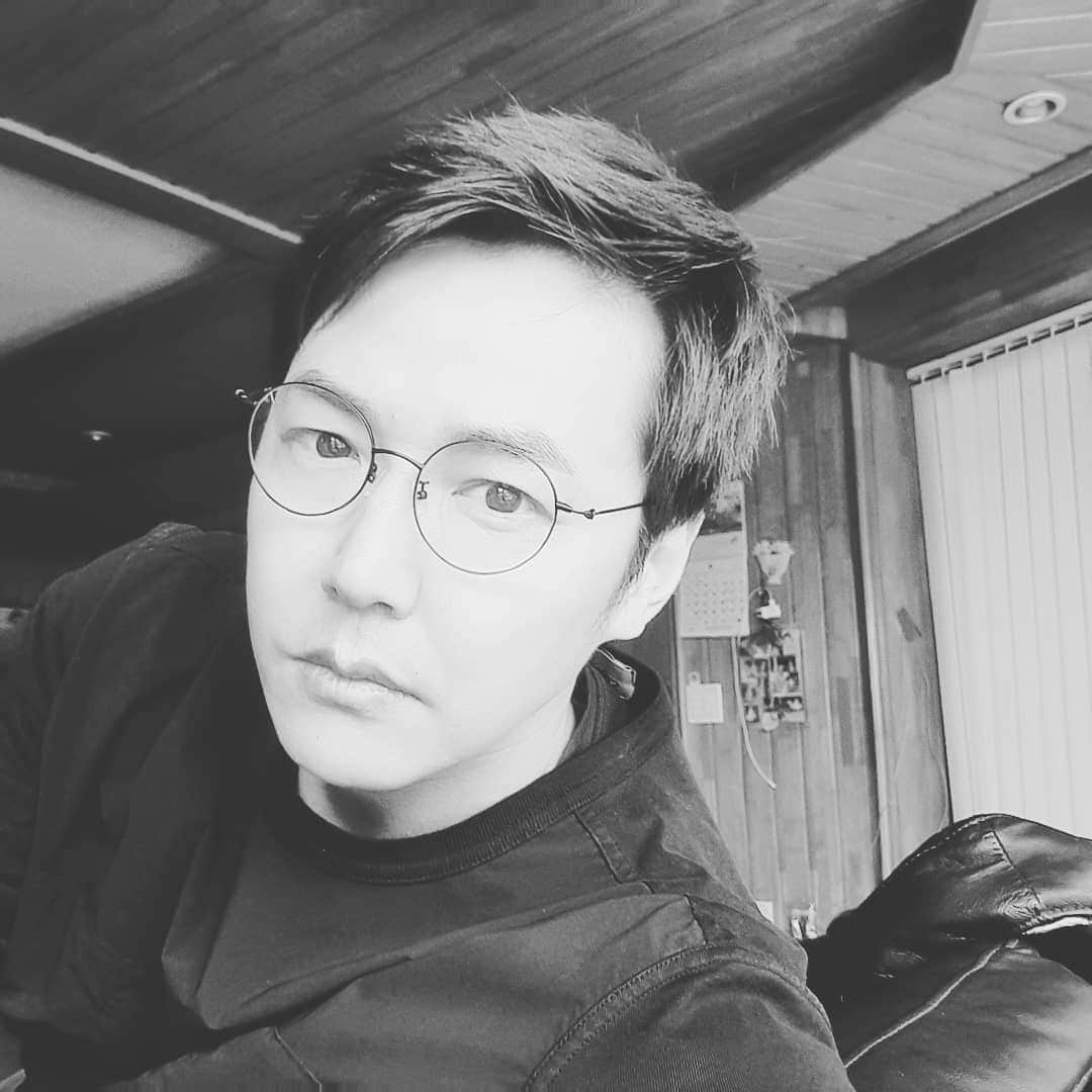 ユン・サンヒョンのインスタグラム：「오늘도 아이들과함께 어머님 집에서 신나게 놀고 놀고 또 놀고..ㅜㅜ  ㅎ」