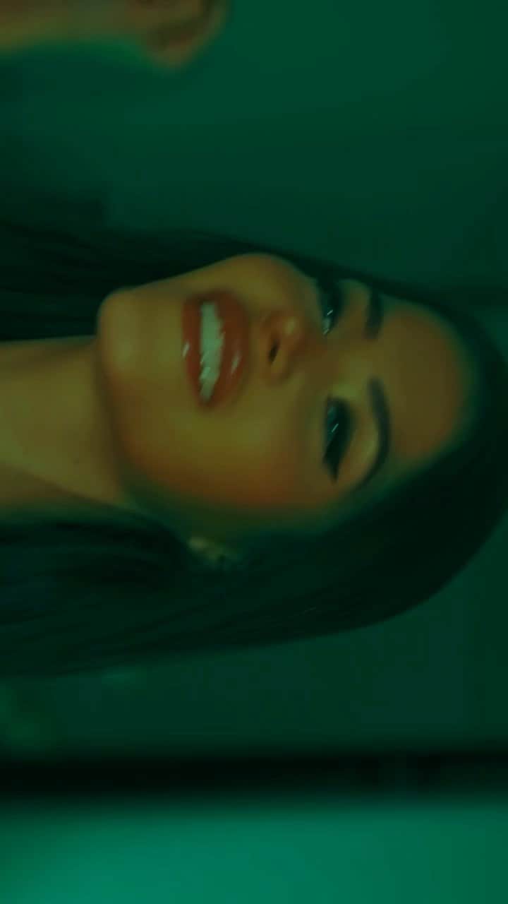 Claudia Alendeのインスタグラム：「One more time 'fore I go ✨」