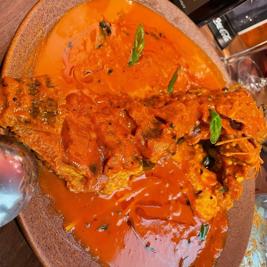 山田佳子さんのインスタグラム写真 - (山田佳子Instagram)「先日、初めて南インドの港町マンガロール料理を食べに行ってきました。どのお料理も後を引く美味しさ!😋💕﻿ ﻿ #美味しかった﻿ #魚介類﻿ #スパイス #香り #絶妙なバランス #paneertikka #gheesmoked #chickentikka #mangalorefishcurry  #😋😋😋  #後を引く美味しさ #マンガロール料理  #南インド料理  #bangraskitchen #バングラズキッチン #ミシュランビブグルマン  #有楽町ランチ」5月1日 20時25分 - yoshiko117