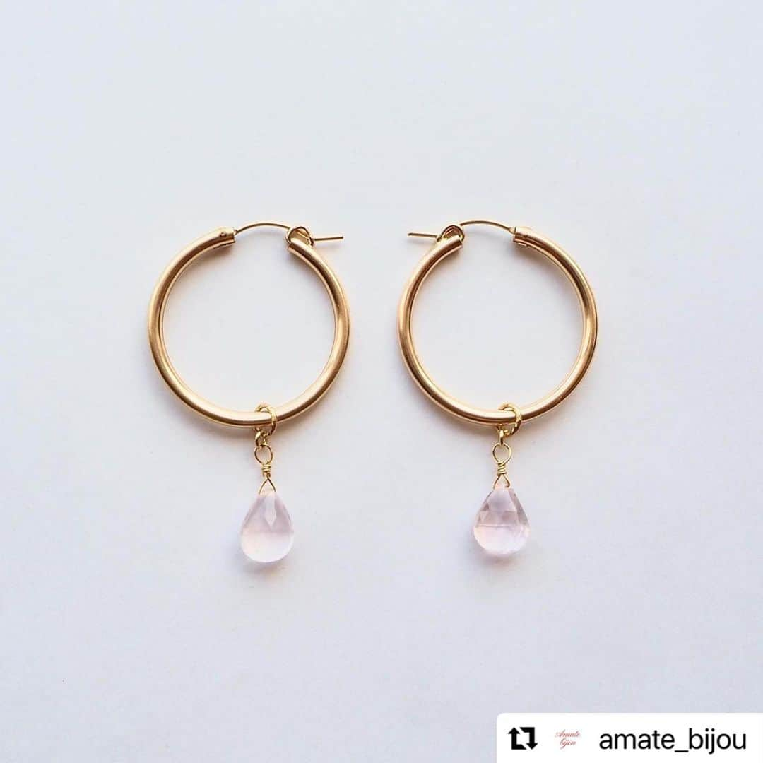 PINKYさんのインスタグラム写真 - (PINKYInstagram)「#Repost @amate_bijou  　 ✷Amate bijou 2021✷ 　 ◆本日、新作ピアス オーダー開始のお知らせ◆ 　 　 ✷Stella Pearl 14KGF ピアス/イヤリング(2way)  ✷Baroque Pearl 14KGF フープピアス(2way)  ✷Rose quartz 14KGF フープピアス(2way)  ✷Baroque Pearl & Rose quartz 14KGFフープピアス(4way) チャーム2種セット 　 　 ウェブサイトには、@amate_bijou プロフィールや、@shanti_pinky_shanti ストーリーズ、プロフィール、ブログなどからアクセスすることができます。  Amate bijouのアクセサリーが皆様のお守りとなり、幸運を引き寄せますように🙏❤️✨ 　 #Amatebijou #アマテビジュー  -注意事項- ※アクセサリーにつきましては職人が一つ一つ手作りで作業を行なっている為、受注から1〜2週間ほどのお届けとなります。 ご了承くださいますようお願いいたします。 　 ※ご不明な点がございます場合は、ウェブサイト内のCONTACTよりお問い合わせをお願いいたします。」5月1日 20時35分 - shanti_pinky_shanti