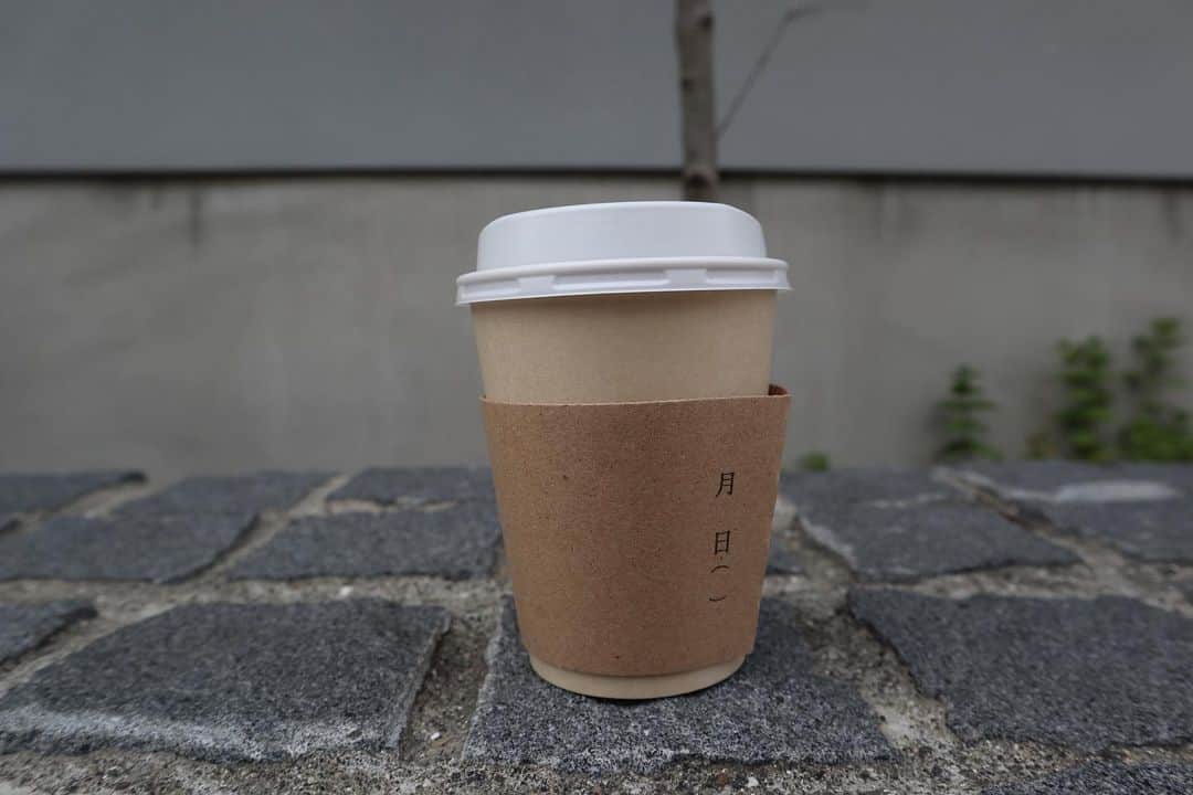 石井輝明さんのインスタグラム写真 - (石井輝明Instagram)「下北沢。 5月ですね。 今日は大宮5ステありがとうございました。 明日の大宮4ステもよろしくお願いします。  #月日 #cafe #coffee #カフェ #喫茶店 #東京カフェ #下北沢カフェ #カフェ芸人 #すんごい疲れた #明日もすんごい疲れそう #そして明後日は幕張なのでさらにまた疲れそう #みなさまお疲れ様です」5月1日 20時58分 - comandanteishii