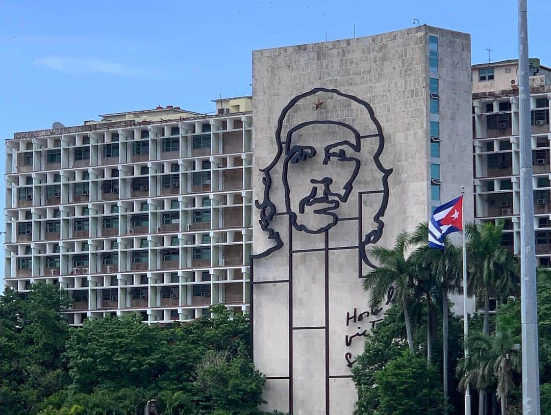 井浦新さんのインスタグラム写真 - (井浦新Instagram)「人が生きてく上で大切なものは何か豊かさとは何かを教えてくれるよ #キューバ」5月1日 21時27分 - el_arata_nest