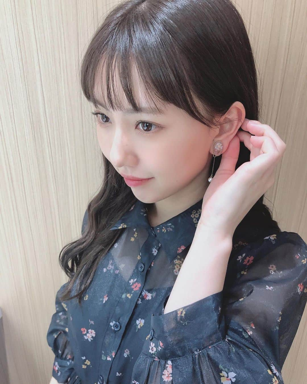 熊崎晴香さんのインスタグラム写真 - (熊崎晴香Instagram)「﻿ お気に入りのイヤリングをつけて🌼﻿ ﻿ トーク会ありがとう😊」5月1日 21時31分 - kumakuma9810