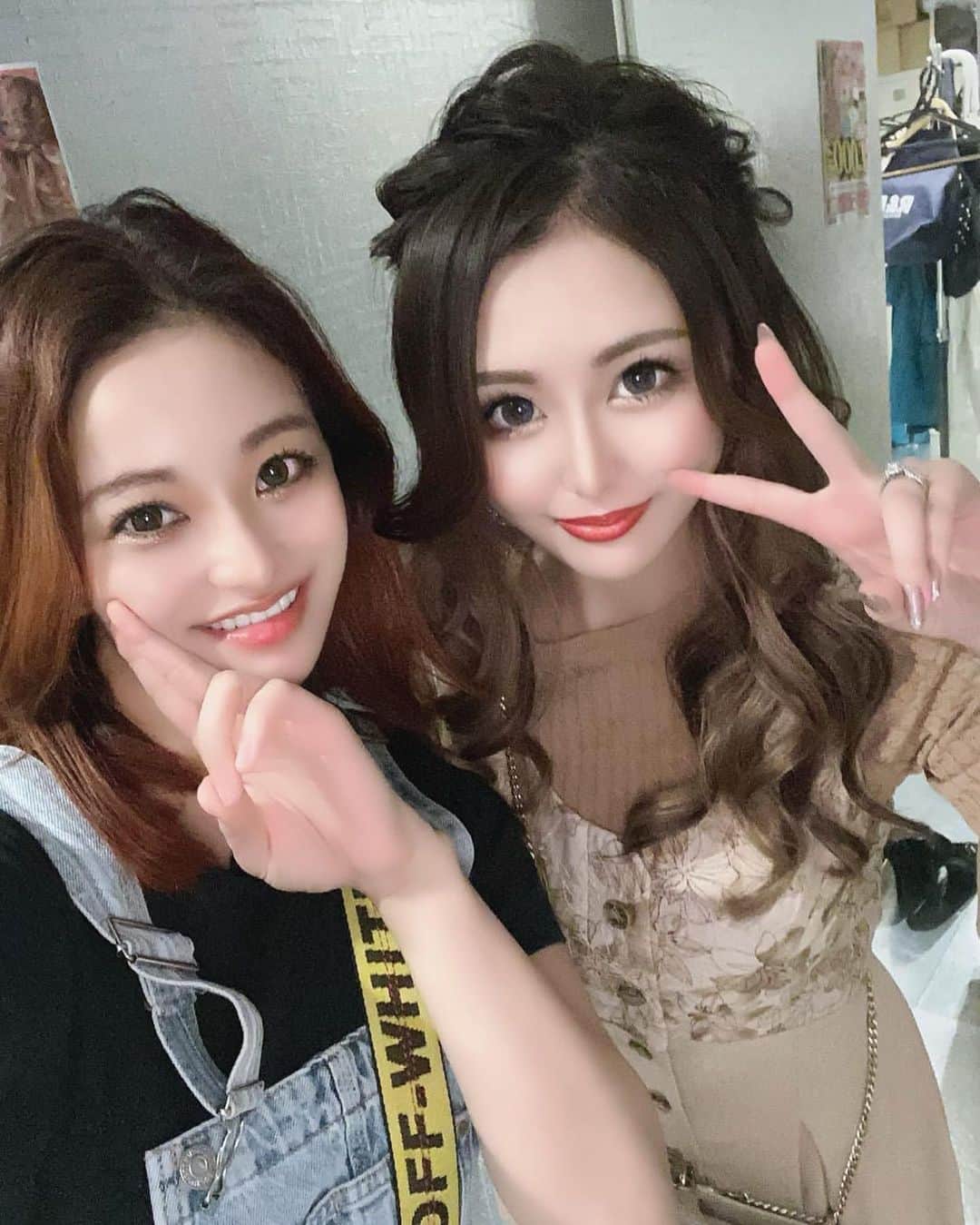RINOのインスタグラム：「・ 翼ちゃん可愛すぎる事件🥺❤️ 件じゃないからね！ 事件だからね！🤣  入店して1週間🎶 ロワイヤル楽しい〜🧡 女の子可愛すぎて優しいし黒服さん紳士だし入って良かった🙆‍♀️✨ てか本当に女の子可愛すぎてやばみ😱 自分磨き頑張る( ᵒ̴̶̷᷄꒳ᵒ̴̶̷᷅ ) ・ #中洲#ロワイヤル」