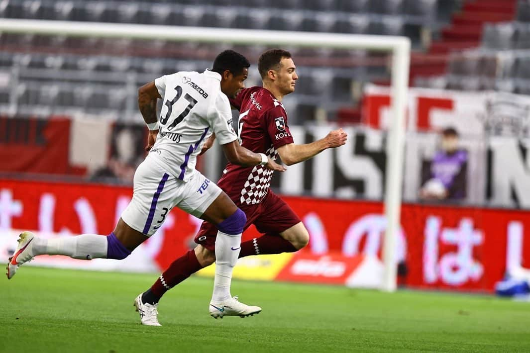 トーマス・フェルメーレンさんのインスタグラム写真 - (トーマス・フェルメーレンInstagram)「Happy with the 3 points today but hope to see the fans back at the stadium soon! @visselkobe」5月1日 21時49分 - thomasvermaelen