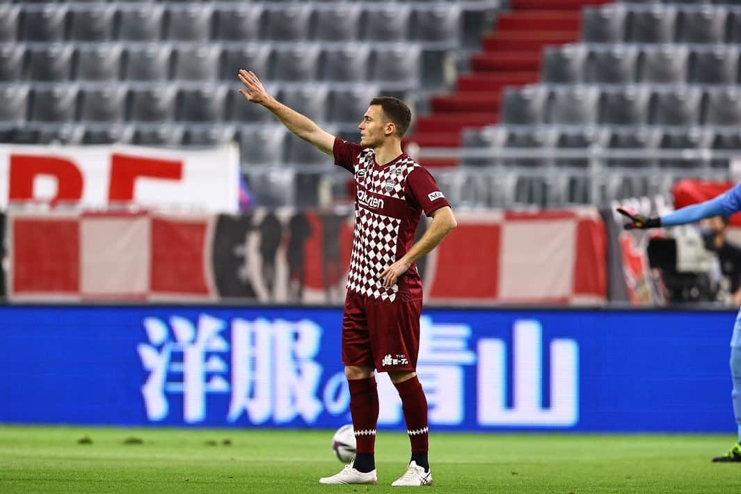 トーマス・フェルメーレンさんのインスタグラム写真 - (トーマス・フェルメーレンInstagram)「Happy with the 3 points today but hope to see the fans back at the stadium soon! @visselkobe」5月1日 21時49分 - thomasvermaelen