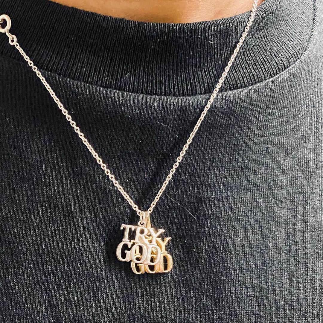 としみつのインスタグラム：「最近のお気に入り。 久々にネックレス買った。  #vintagetiffany  #tiffanyandco #trygod」