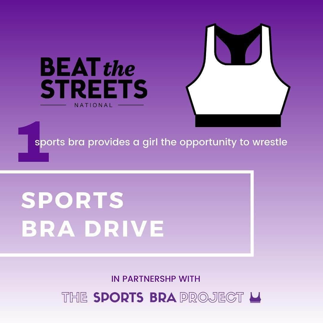 ヘレン・マロウリスのインスタグラム：「Hey guys did you know you help girls join sports by limited barriers to entry simply by donating sports bras? ⁣ ⁣ ⁣ Did you know families earning $50,000 or less cited “cost” as the top reason their kids don't participate in organized sports? ⁣ ⁣ Sports bras are training/competition equipment and are rarely included in uniforms adding additional cost to female participants. ⁣ ⁣ ⁣ Give the gift of a sports bra to help a young person join our sport for just $25! Donate to the @Beatthestreets and @sportsbraproject drive at the link in the bio ⁣  #sportsbra #drive #womeninsport #athletes #femaleathletes #getgirlsinsport #wrestling #olympics」