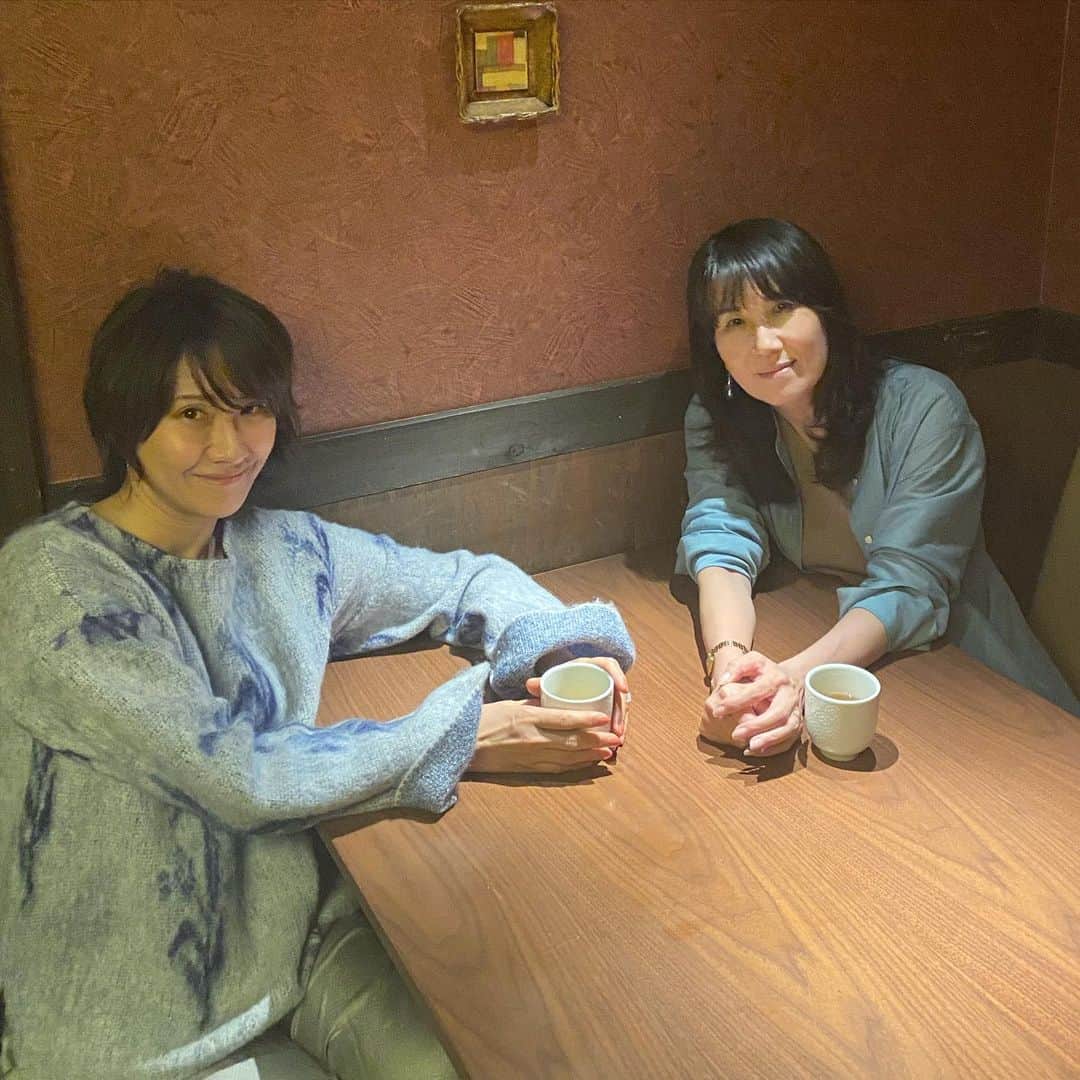 風間ゆみえのインスタグラム：「出会った日も忘れない  繋がった日も忘れない　  色々な話ができた、いつかのいい夜  フィールドを広げて行こう  Sense of unity💫  @atsuko1705  @lebois_phytotherapy_school  #植物療法 #フィトテラピー #フェムテック #性科学 #全ての女性へ #そして家族へ大切な人へ #Senseofunity」